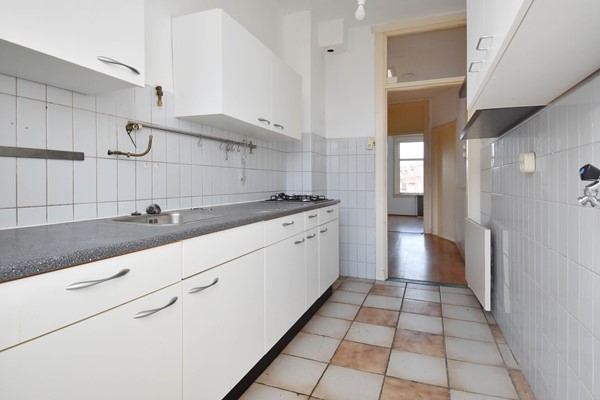 Medium property photo - Van den Berghstraat 6A, 2522 ZP Den Haag